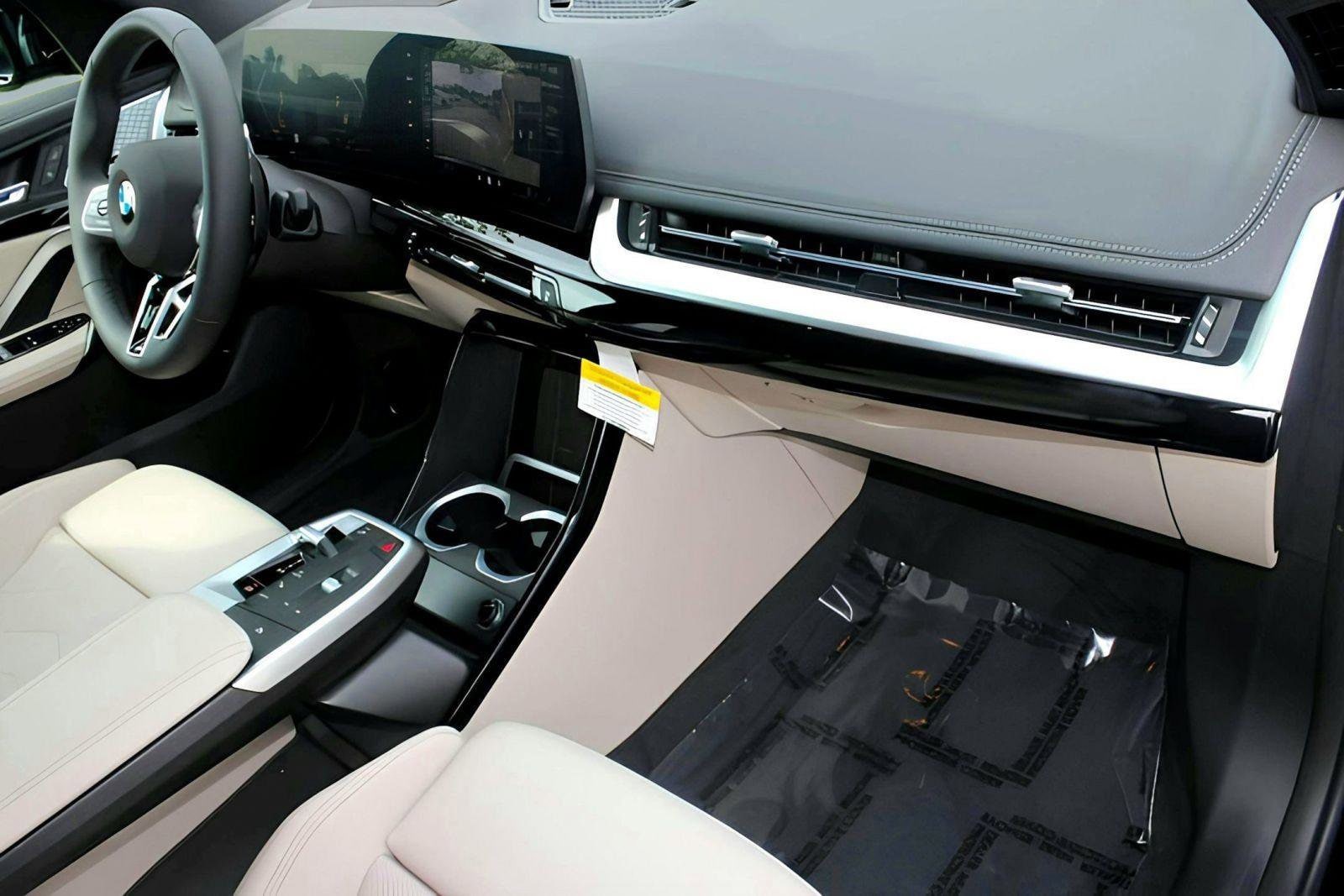 2025 BMW X1 28i - Photo 33