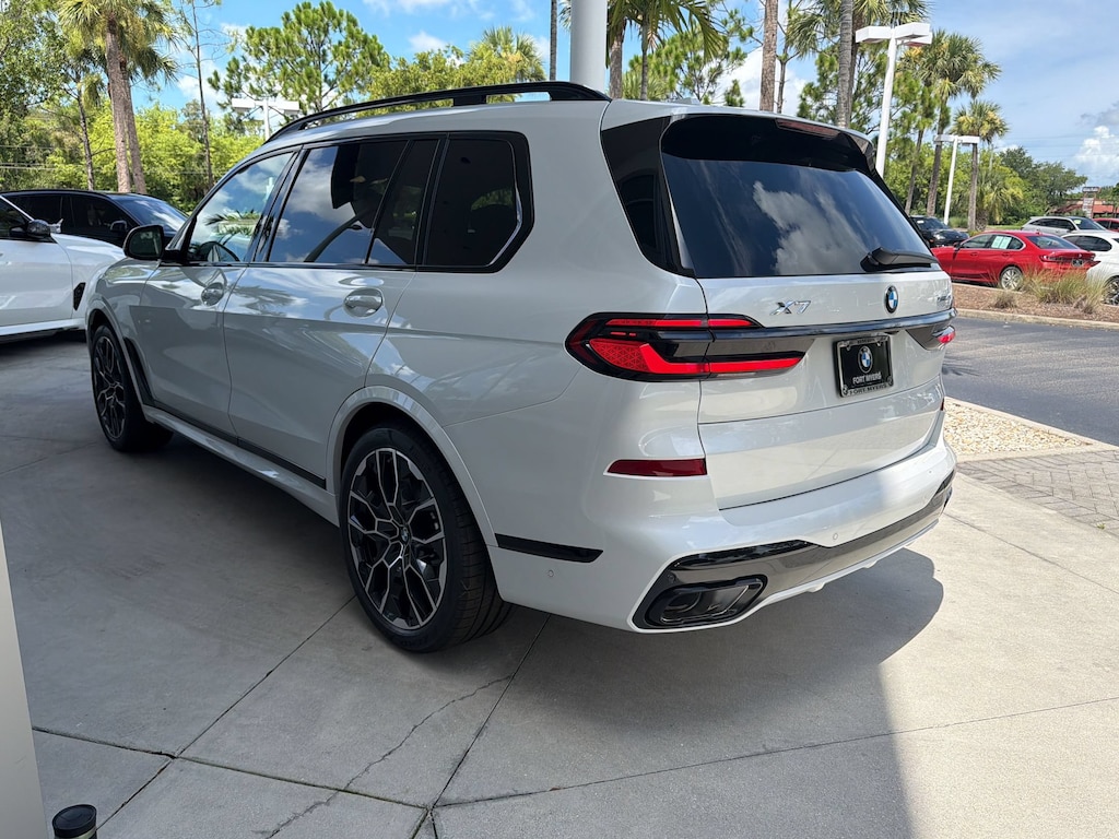 New 2027 BMW X7 xDrive40i SUV