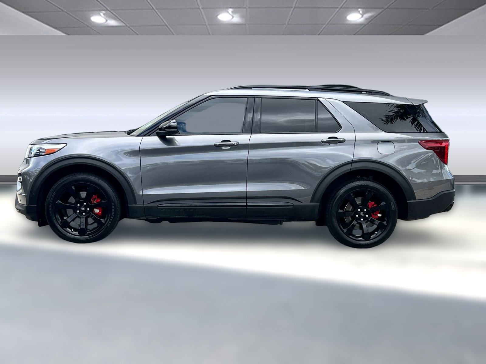 2022 Ford Explorer ST photo 2