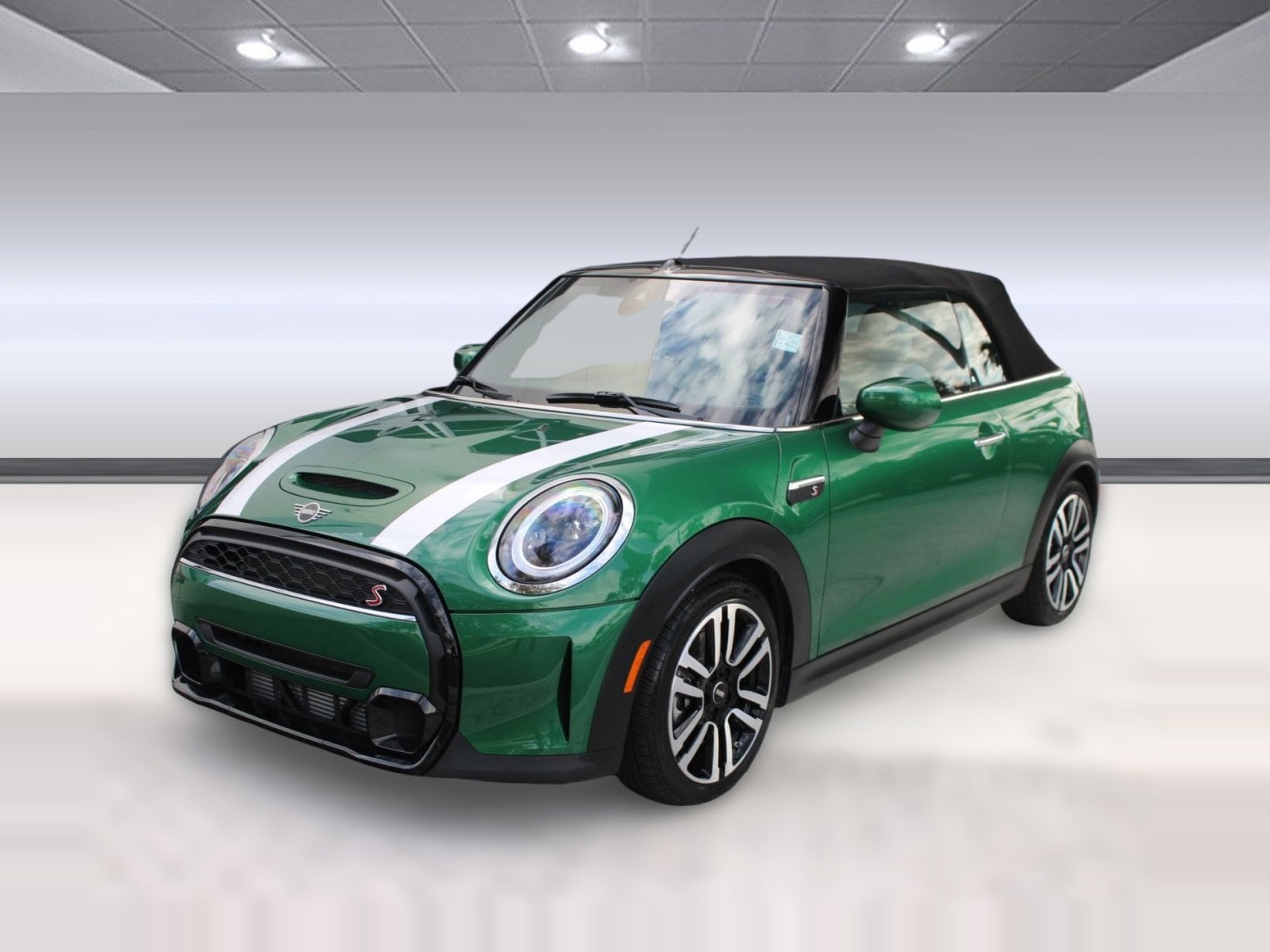 2023 MINI Convertible S's photo