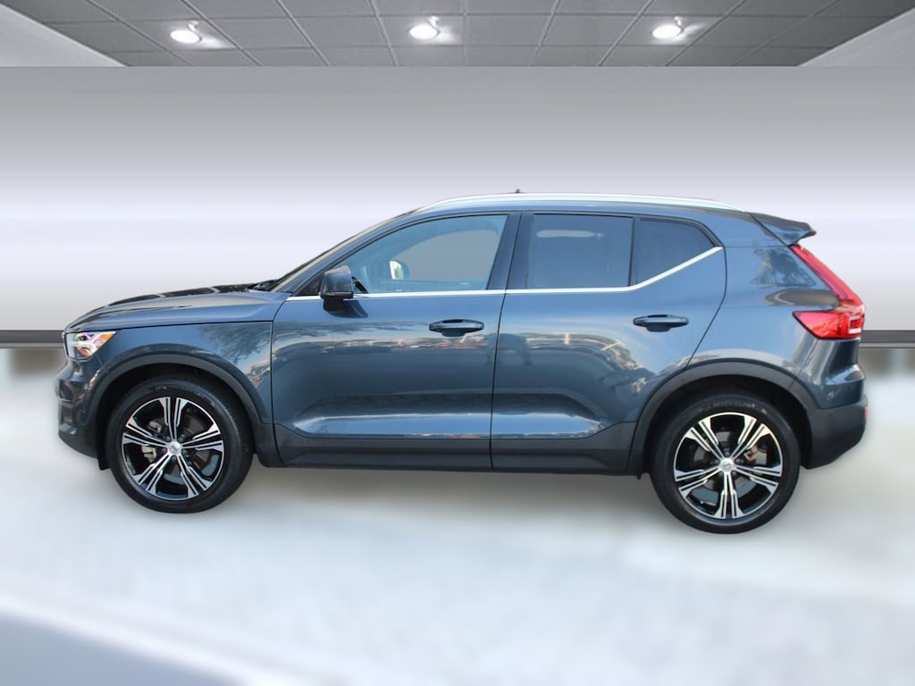Used 2022 Volvo XC40 T5 AWD Inscription SUV
