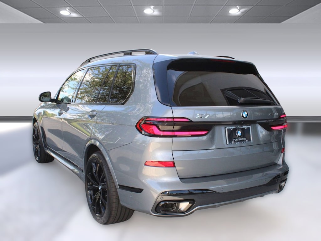 New 2026 BMW X7 xDrive40i SUV