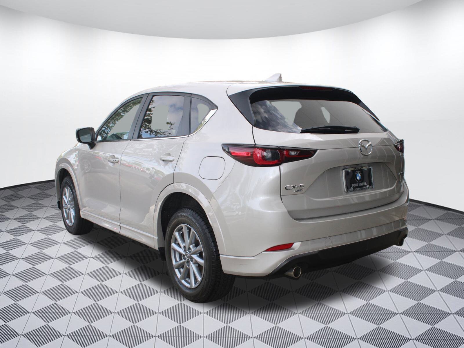 2024 Mazda CX-5 2.5 Select photo 2