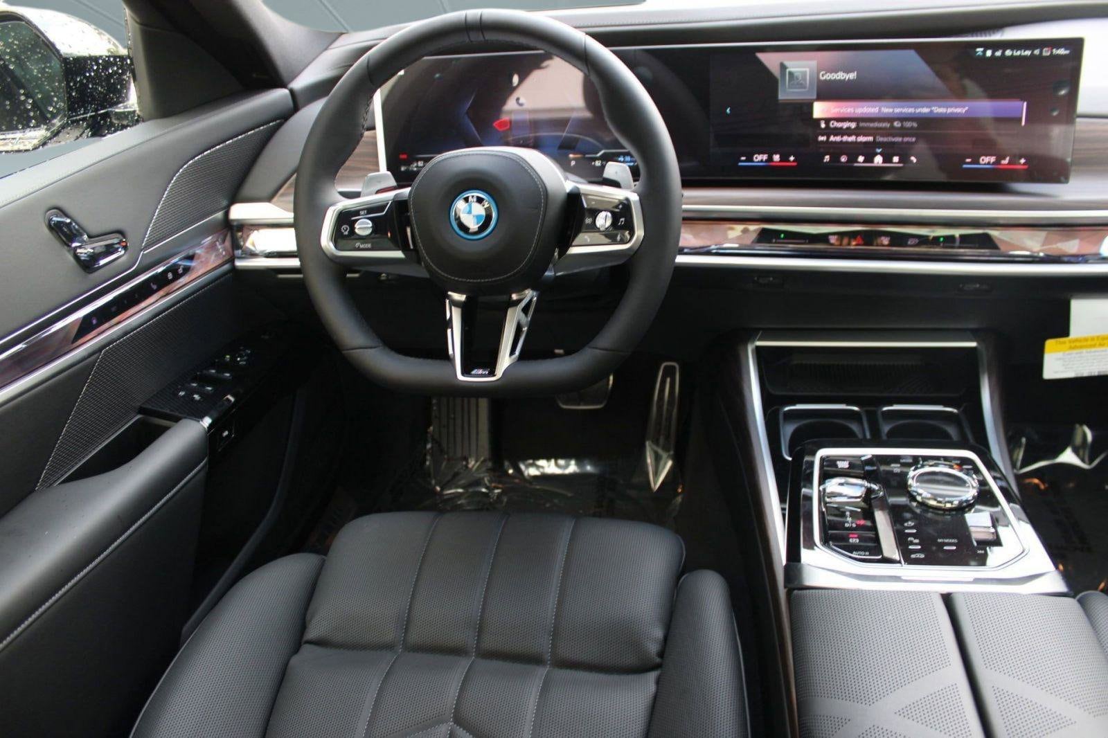2026 BMW 7 Series 750e - Photo 28
