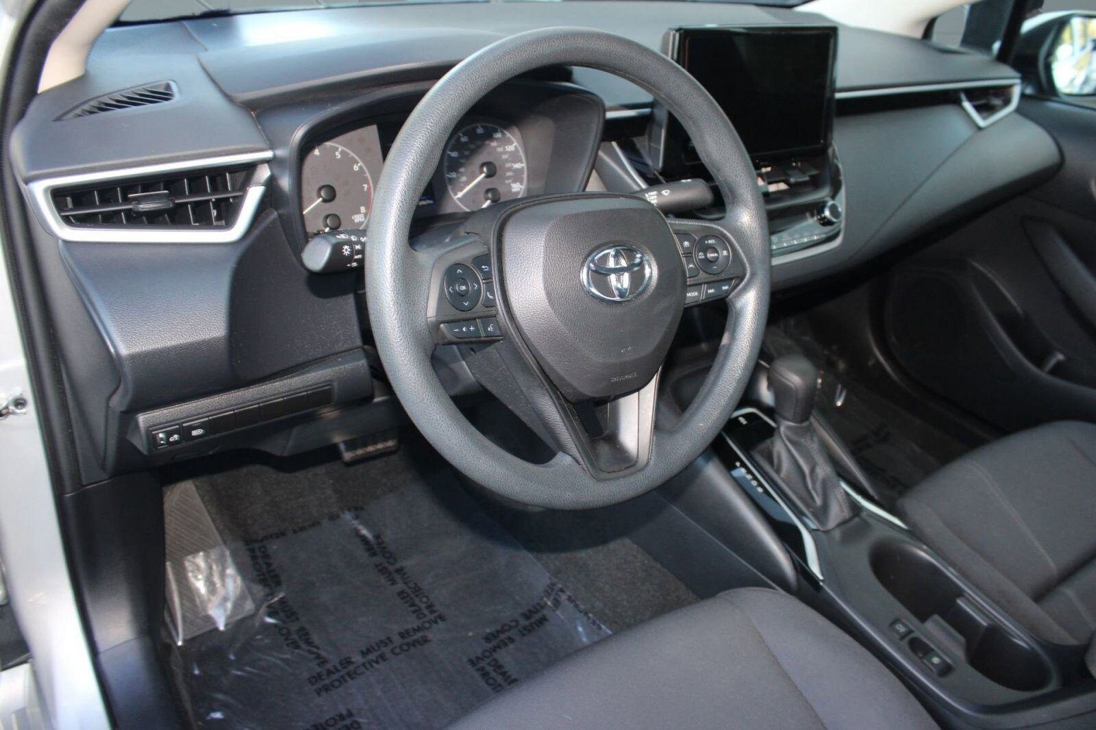 2024 Toyota Corolla LE photo 4
