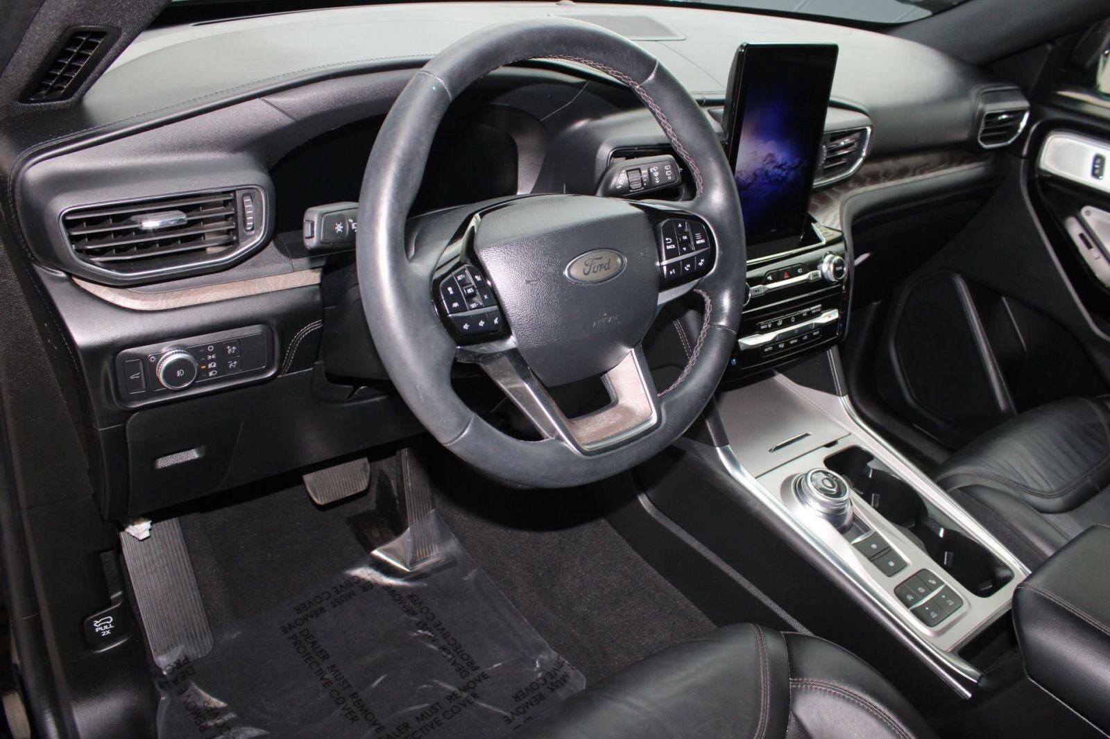 2022 Ford Explorer Platinum photo 4