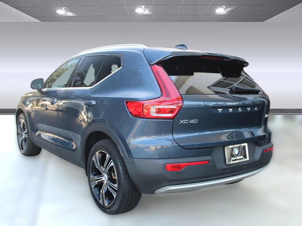 Used 2022 Volvo XC40 T5 AWD Inscription SUV