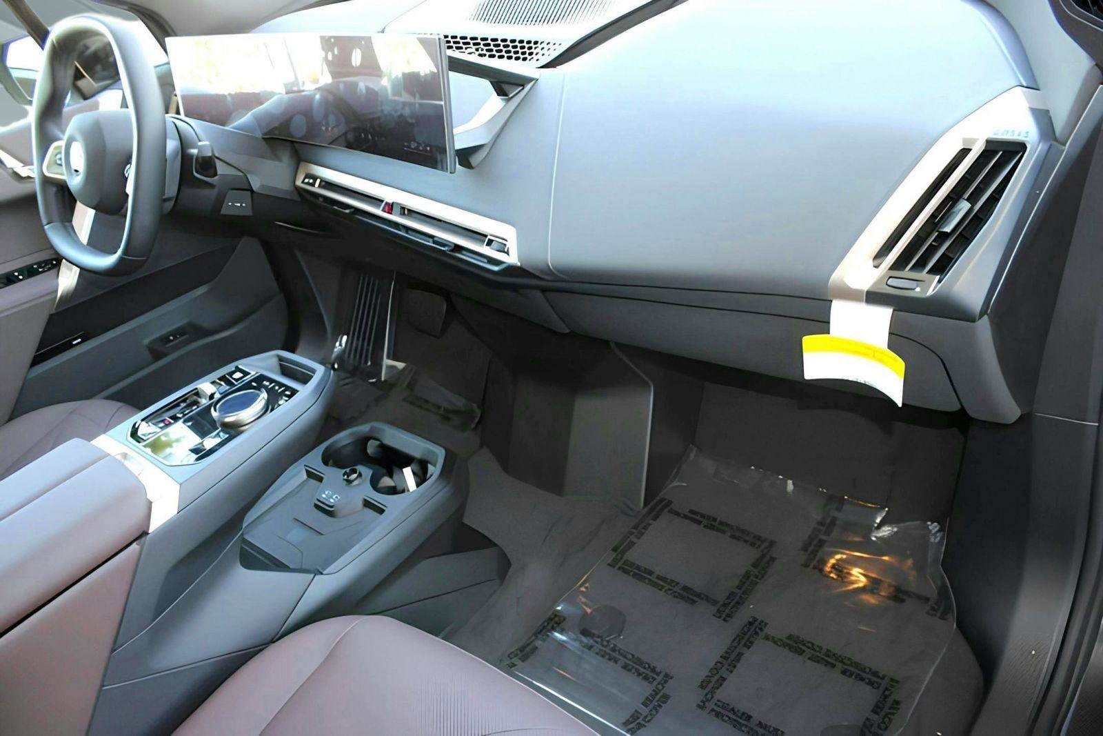 2026 BMW iX 60 - Photo 33