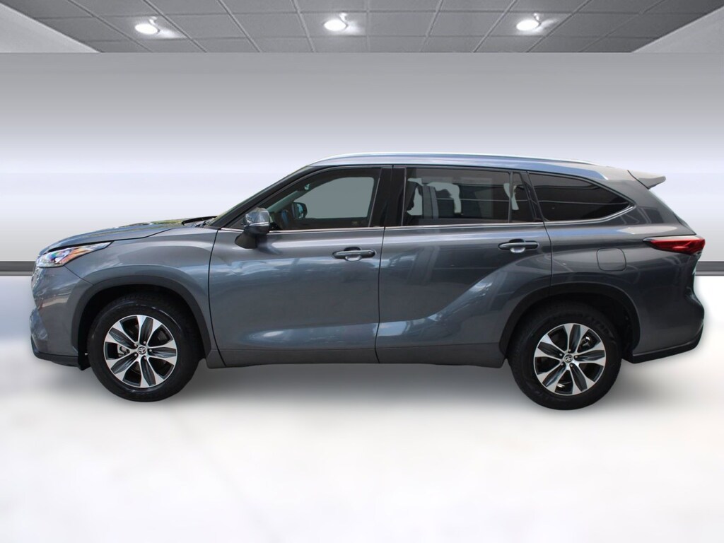 Used 2020 Toyota Highlander XLE SUV