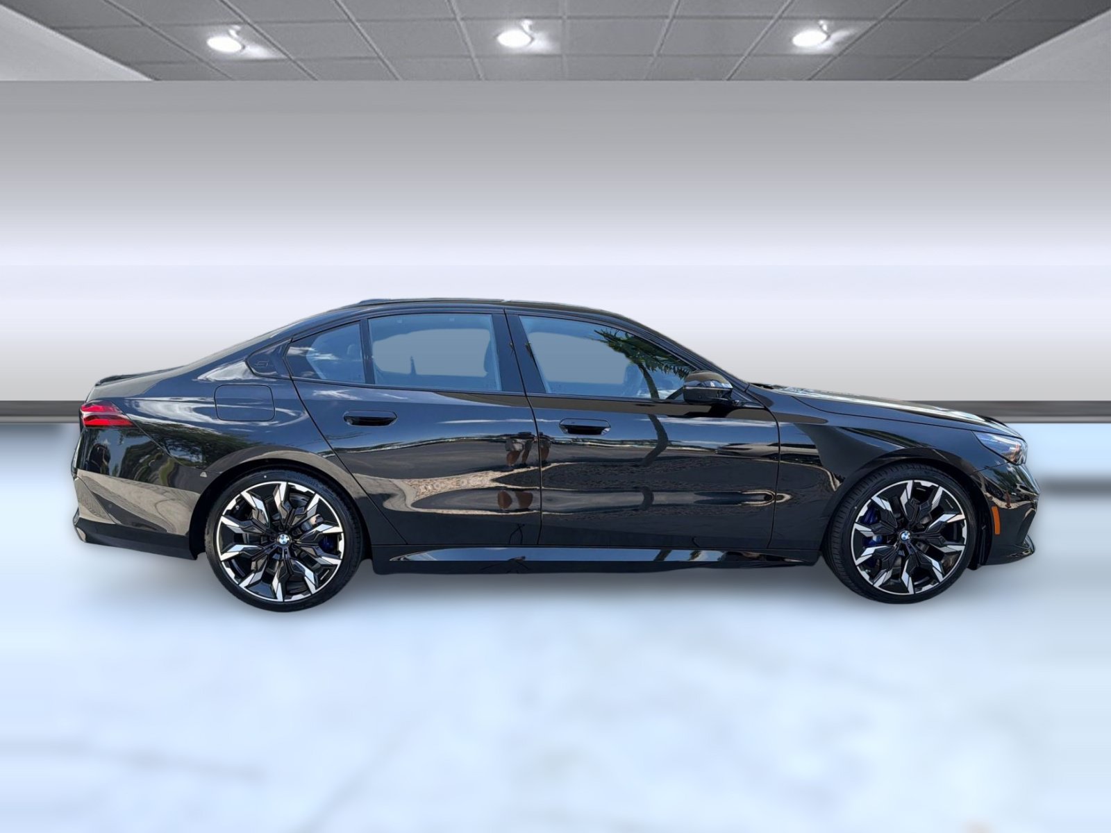 2027 BMW 5 Series 550e - Photo 8