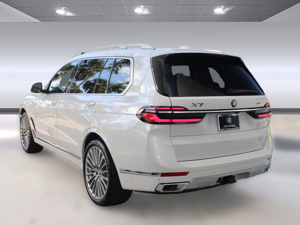 New 2026 BMW X7 xDrive40i SUV