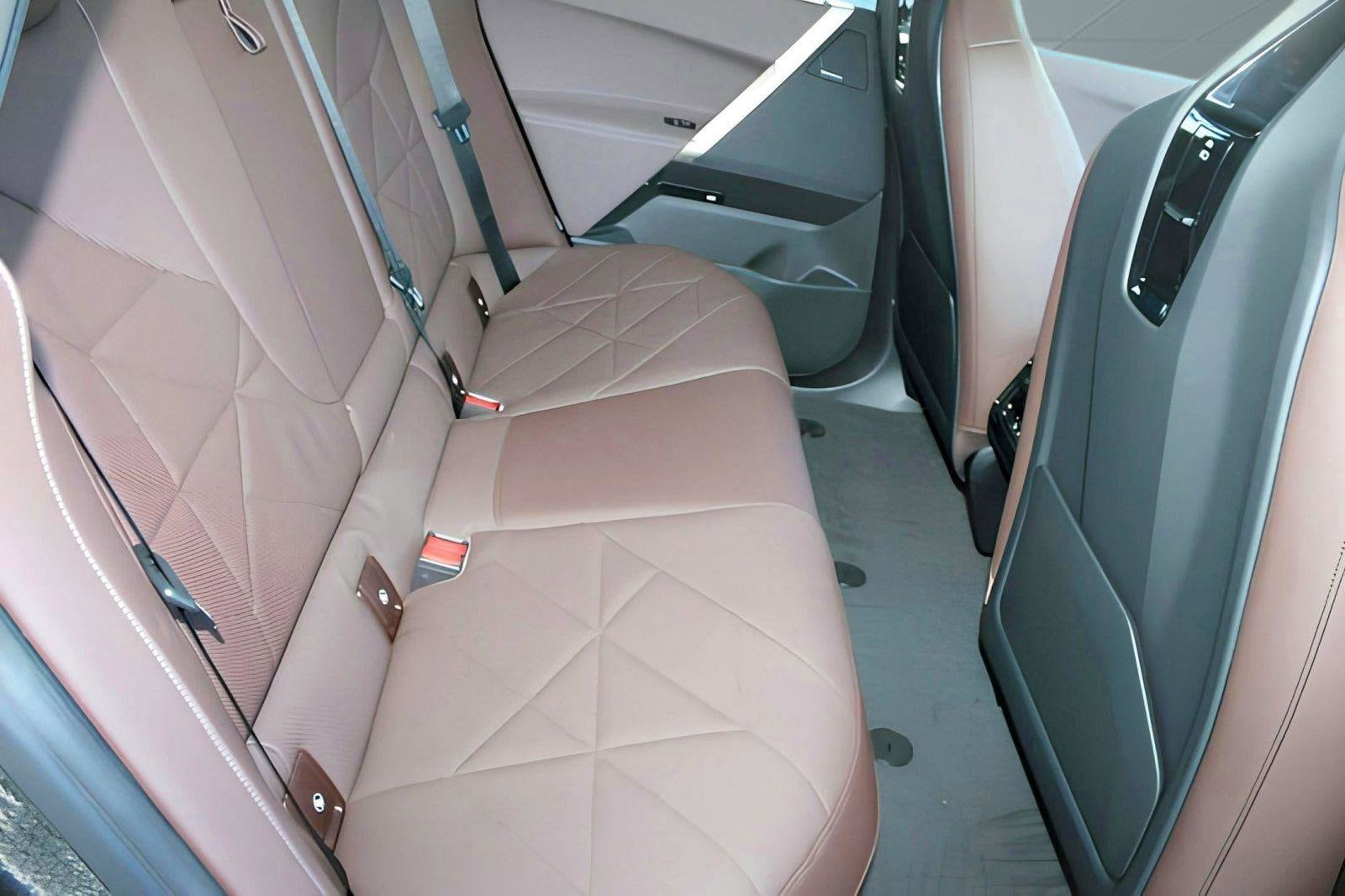 2026 BMW iX 60 - Photo 31