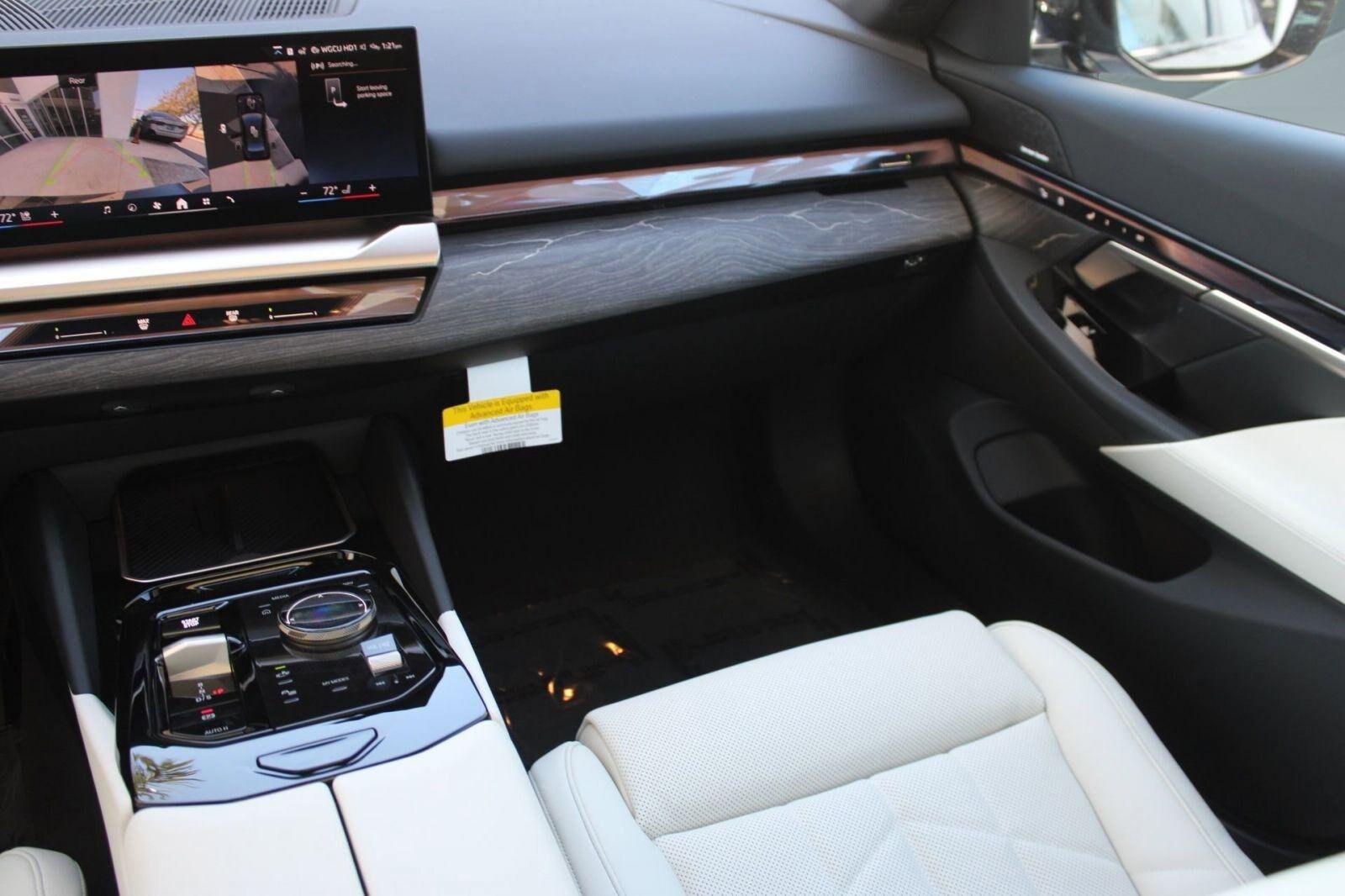 2026 BMW 5 Series 530i - Photo 27