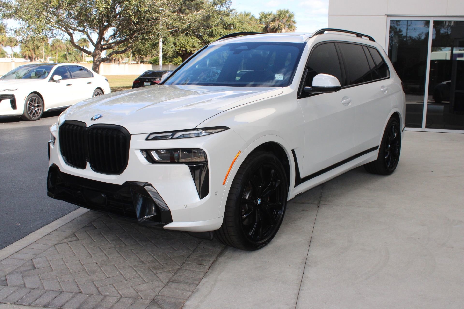 2023 BMW X7 40i's photo