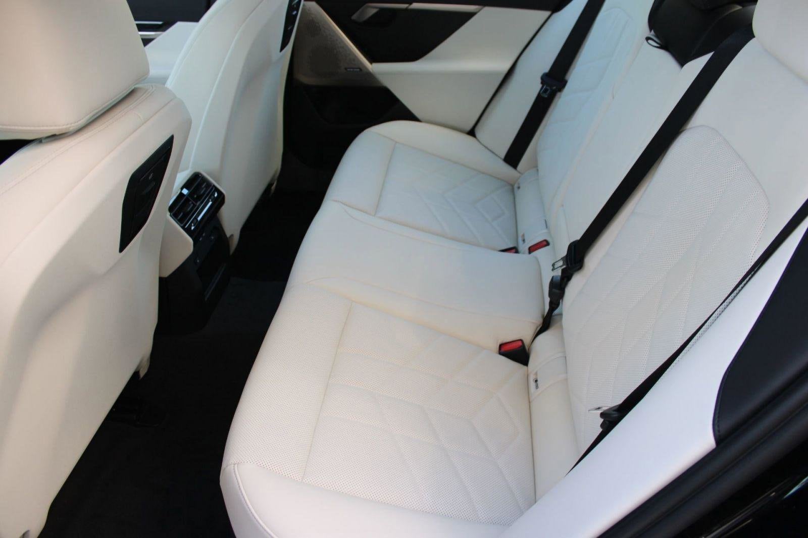 2026 BMW 5 Series 530i - Photo 15