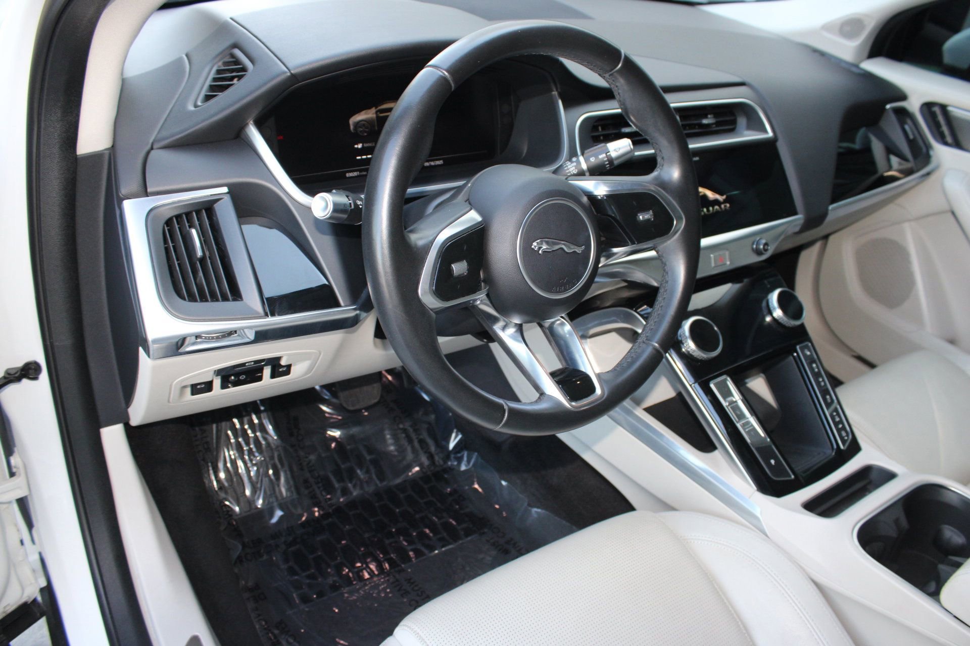 2020 Jaguar I-PACE S photo 4