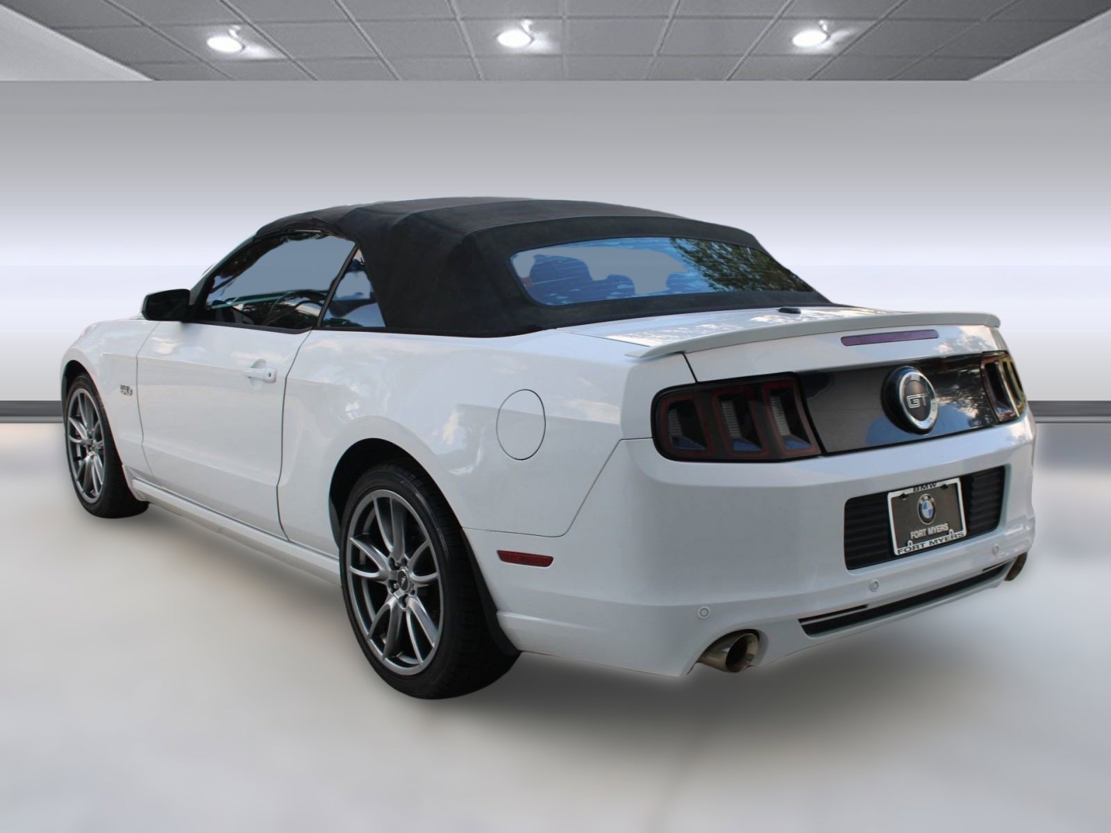 2014 Ford Mustang GT Convertible photo 3