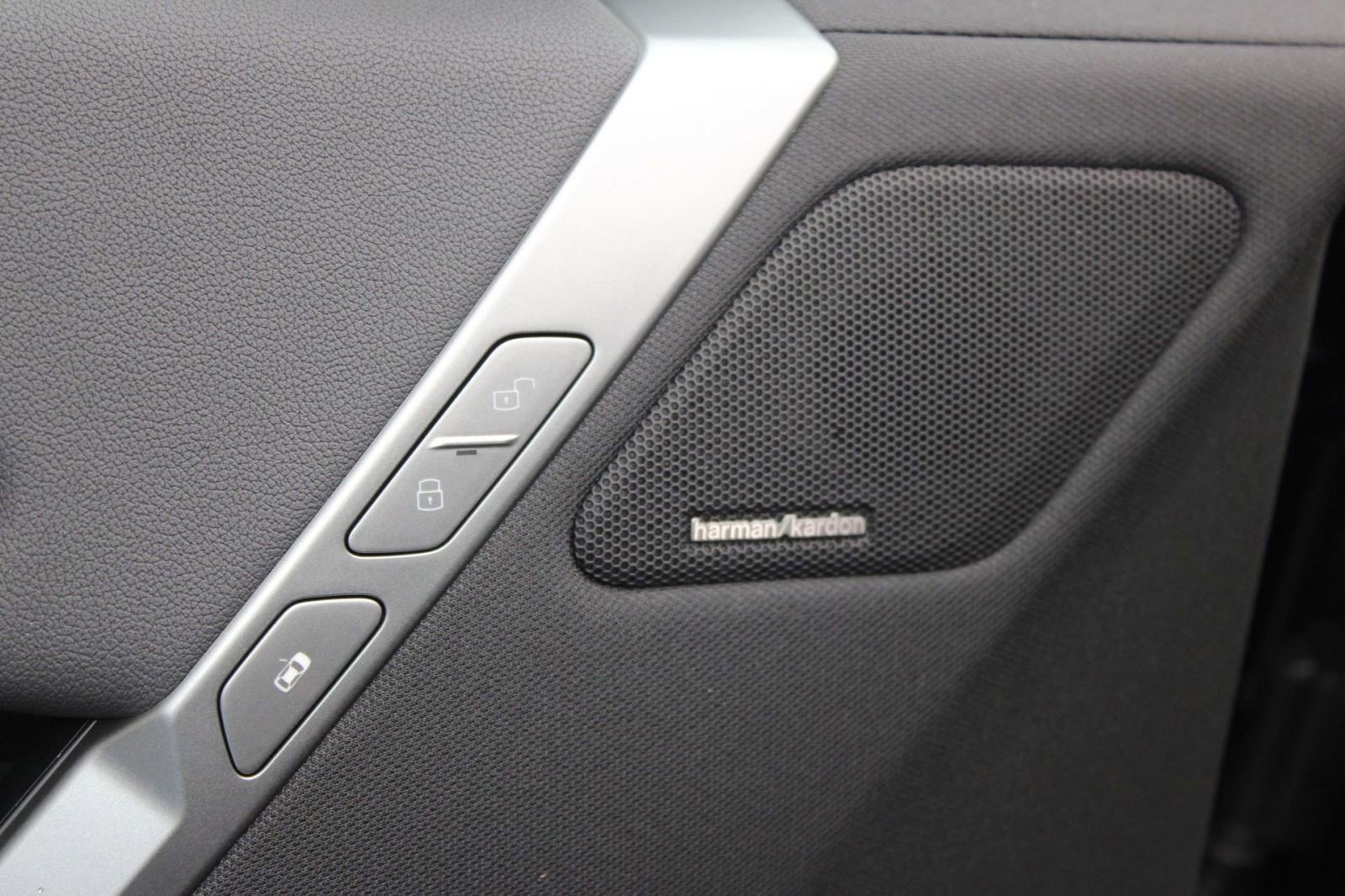 2026 BMW iX 45 - Photo 20