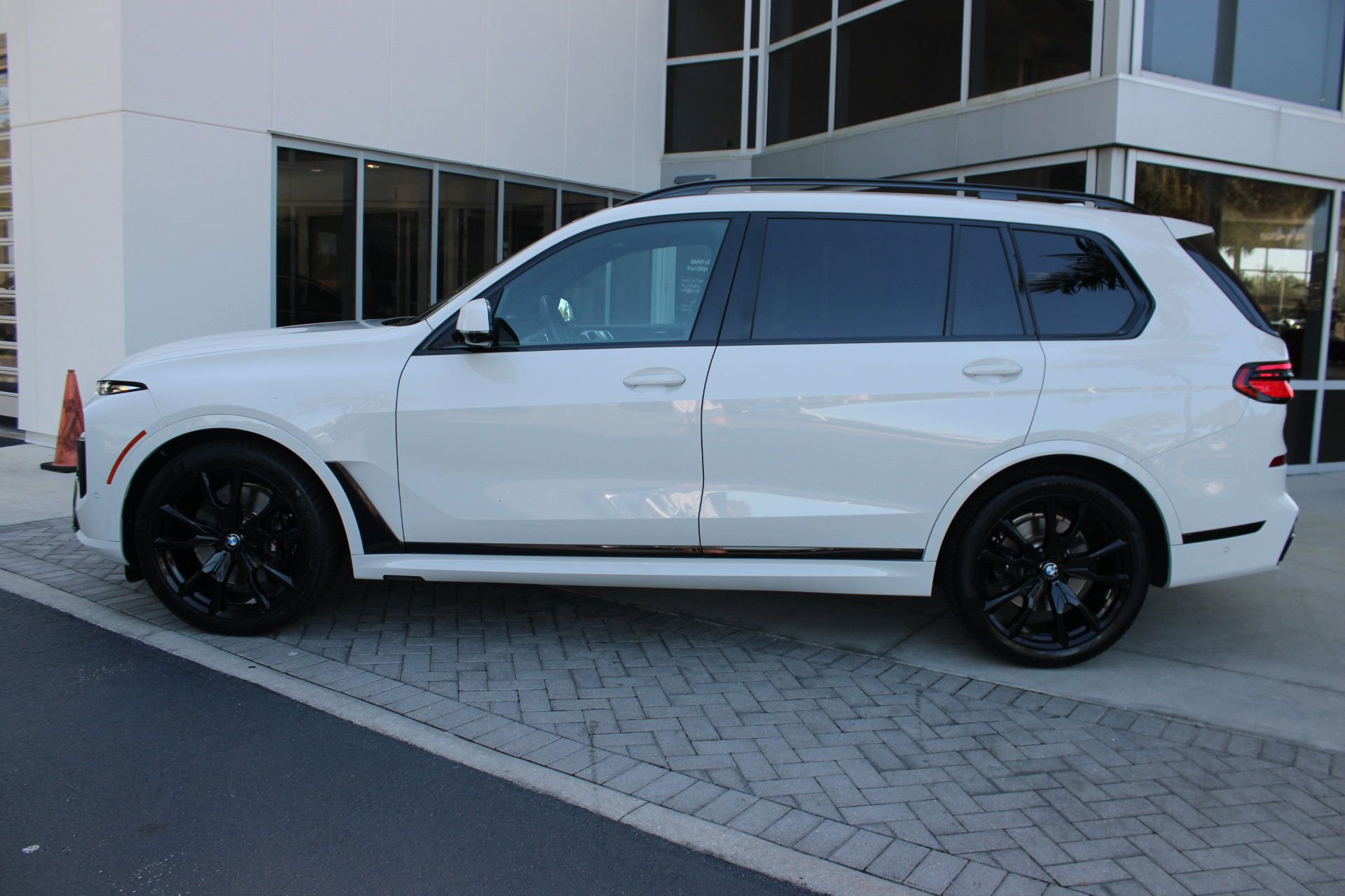 2023 Bmw X7 xDrive40i photo 2
