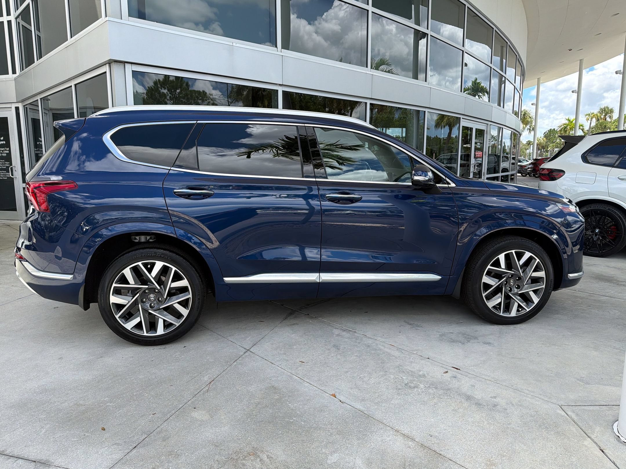 Santa Fe Calligraphy SUV