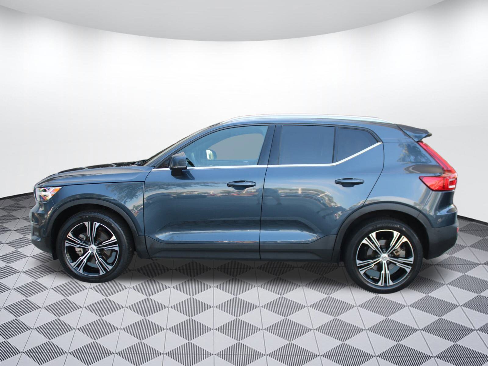2022 Volvo XC40 T5 AWD Inscription photo 2
