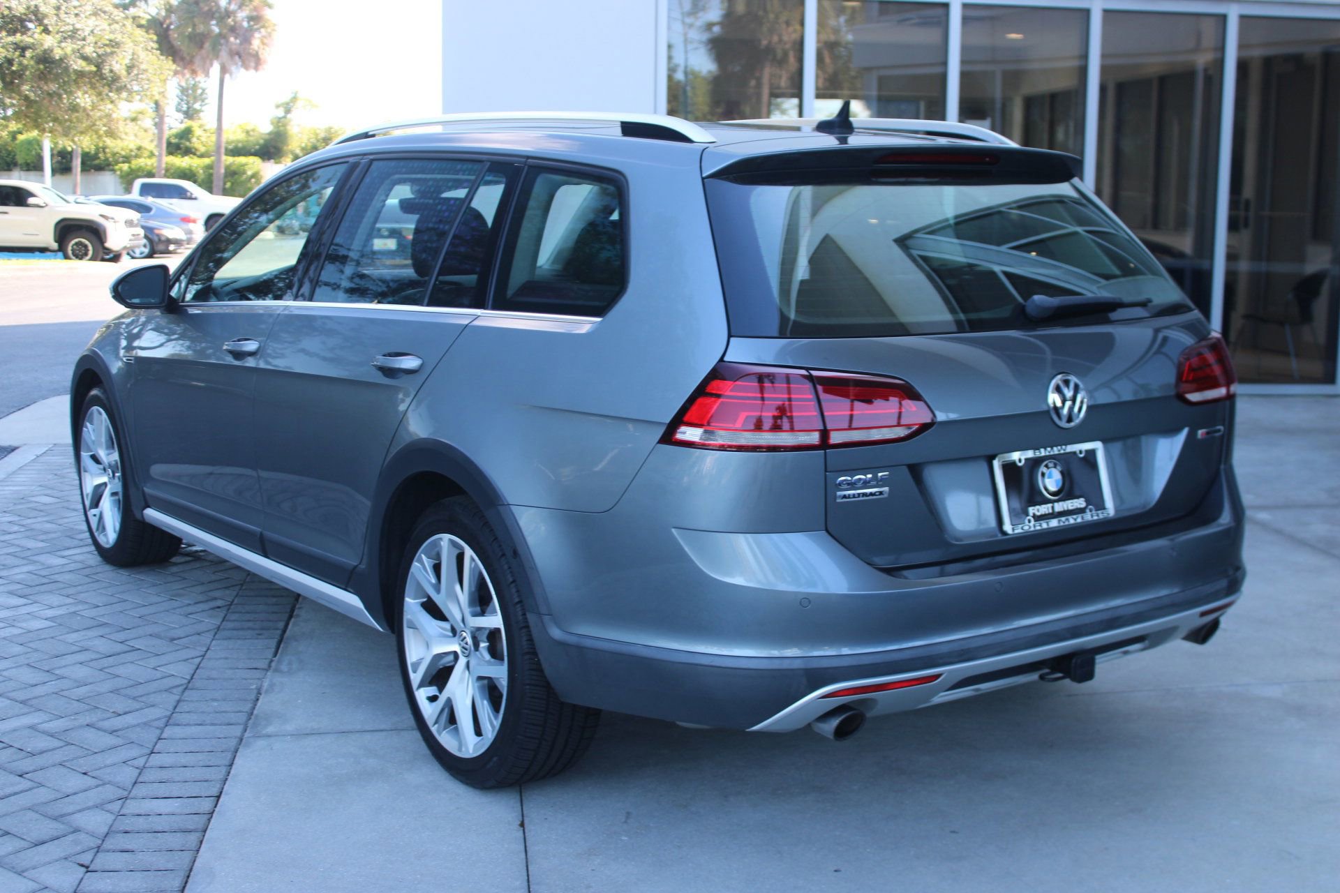 2019 Volkswagen Golf Alltrack TSI SEL 4Motion photo 3