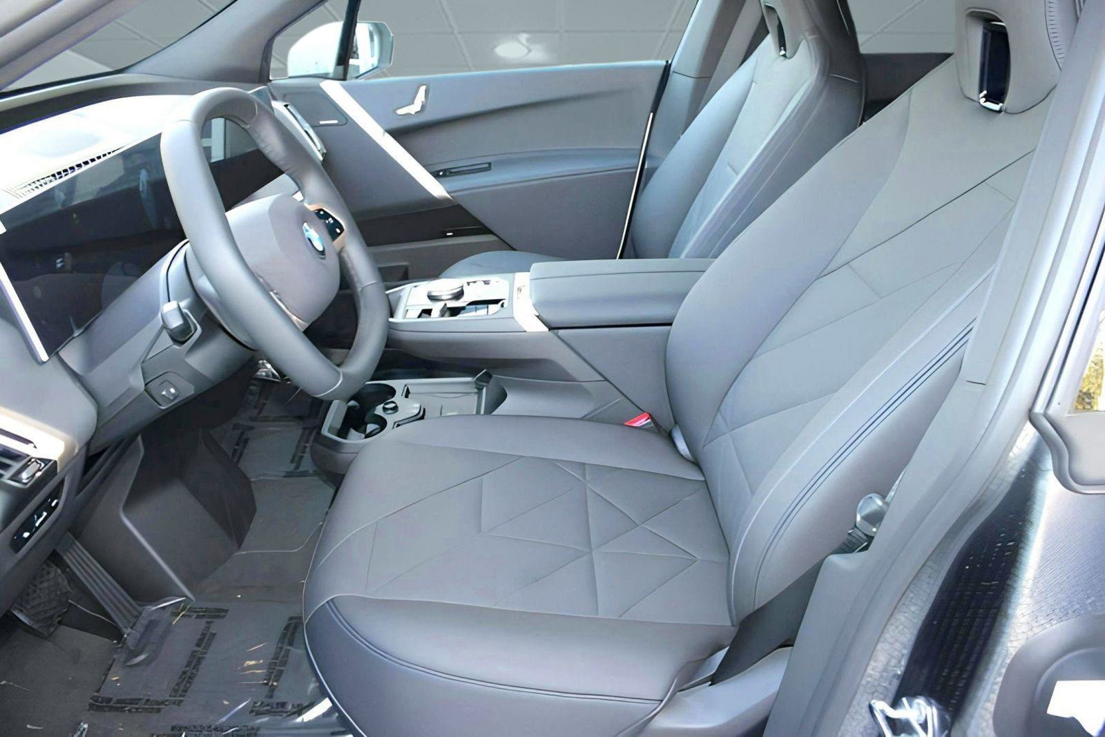 2026 BMW iX 60 - Photo 5