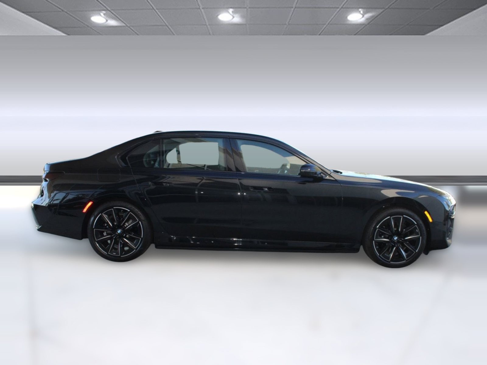 2026 BMW 7 Series 750e - Photo 8