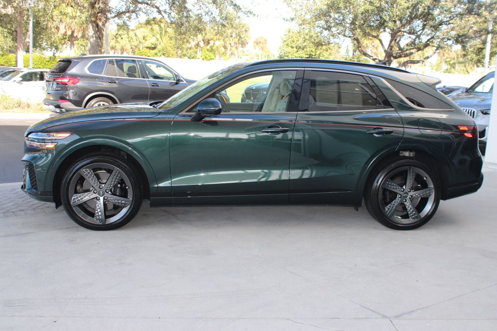 2023 Genesis GV70 3.5T Sport photo 2