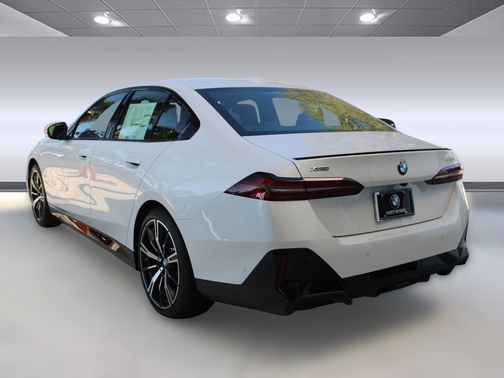 New 2026 BMW 530i xDrive Sedan