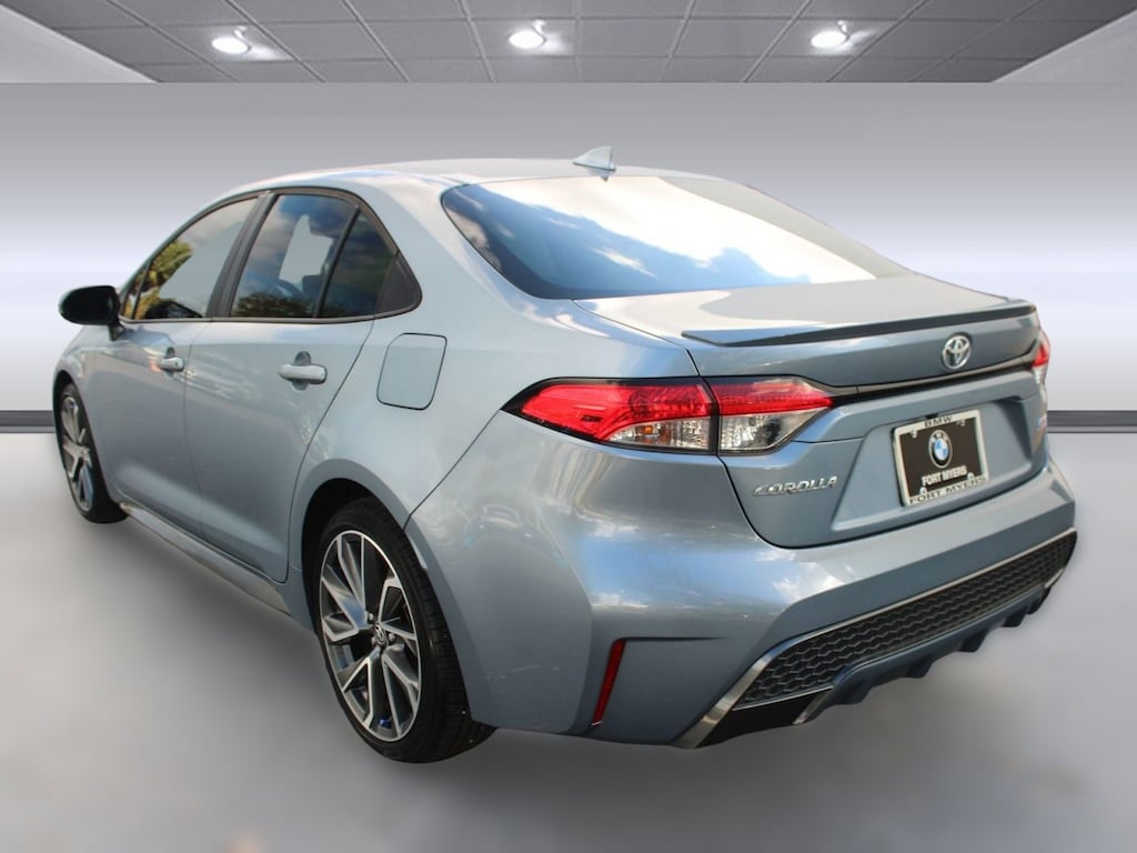 Used 2020 Toyota Corolla SE Sedan