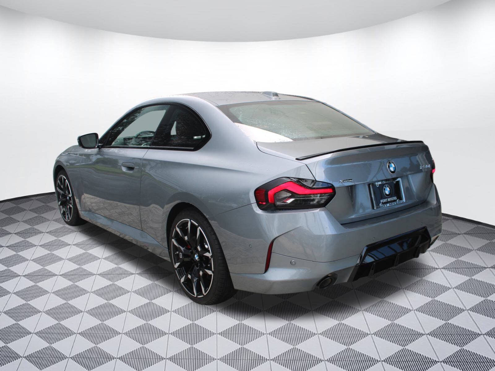 2025 Bmw 230i xDrive Coupe photo 3