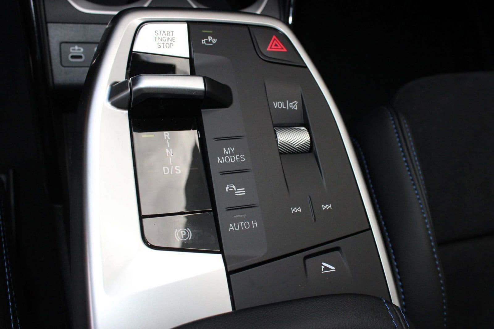 2025 BMW X1 28i - Photo 18