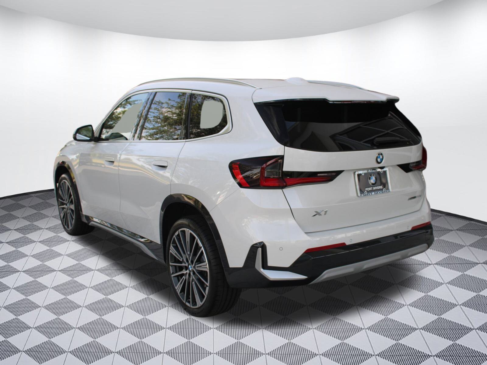 2025 Bmw X1 XDrive28i photo 3