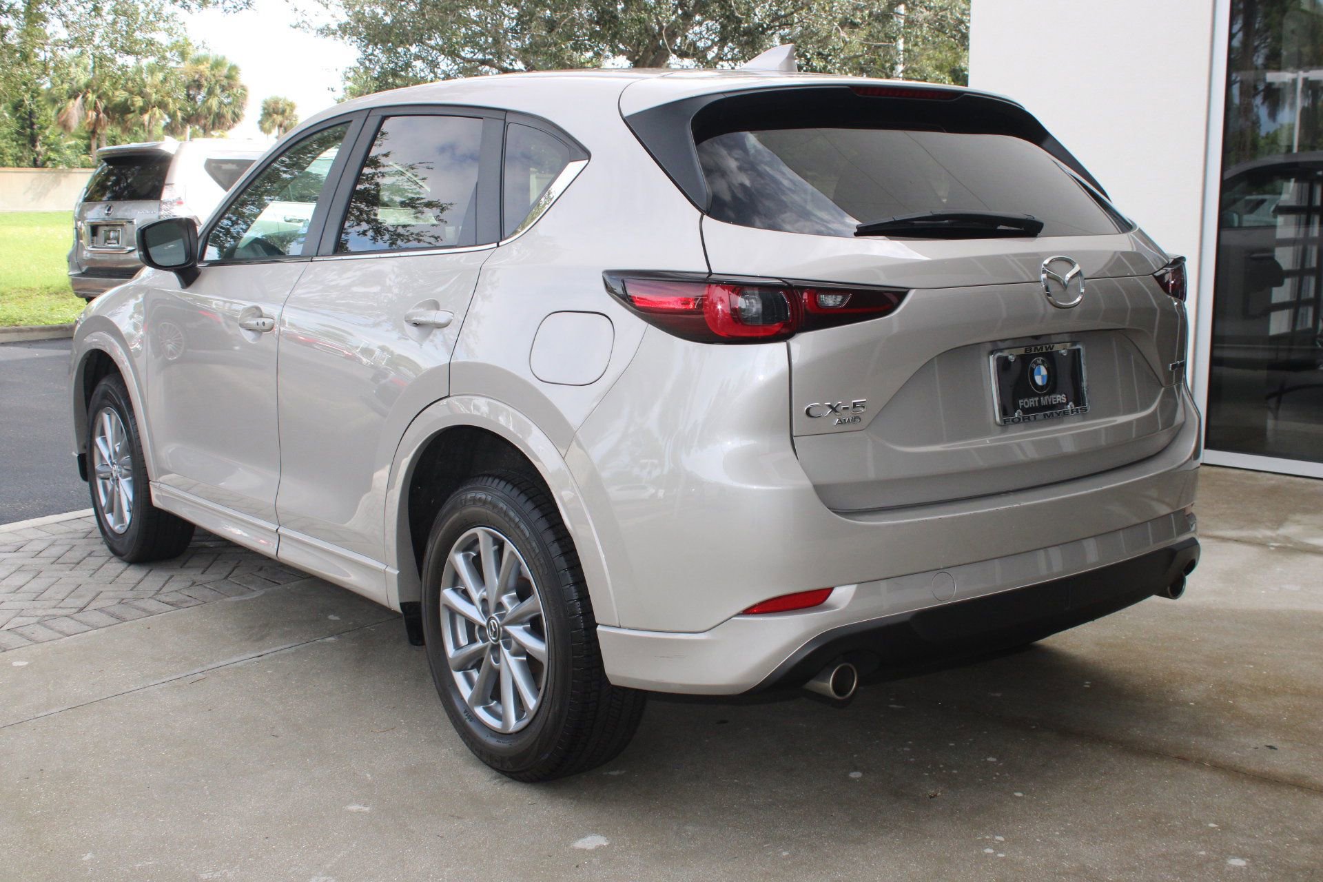 2024 Mazda CX-5 2.5 Select photo 2