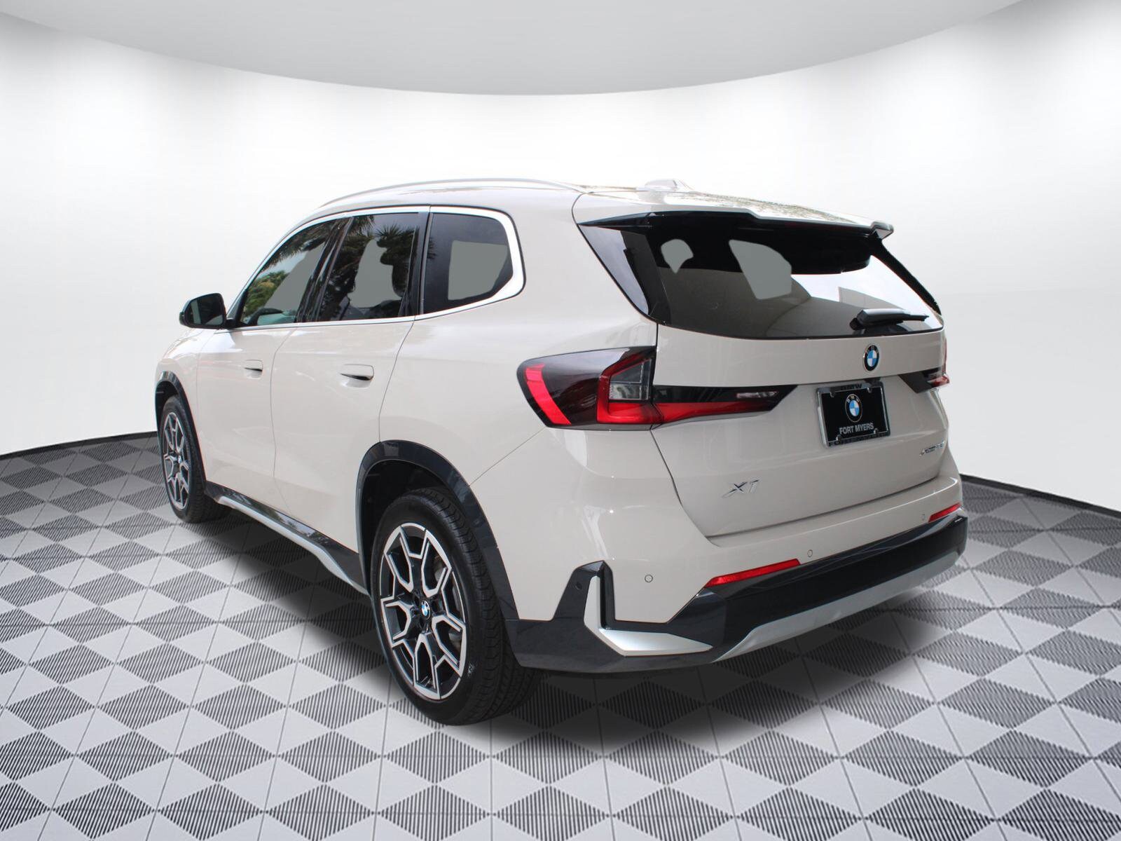 2026 Bmw X1 XDrive28i photo 3