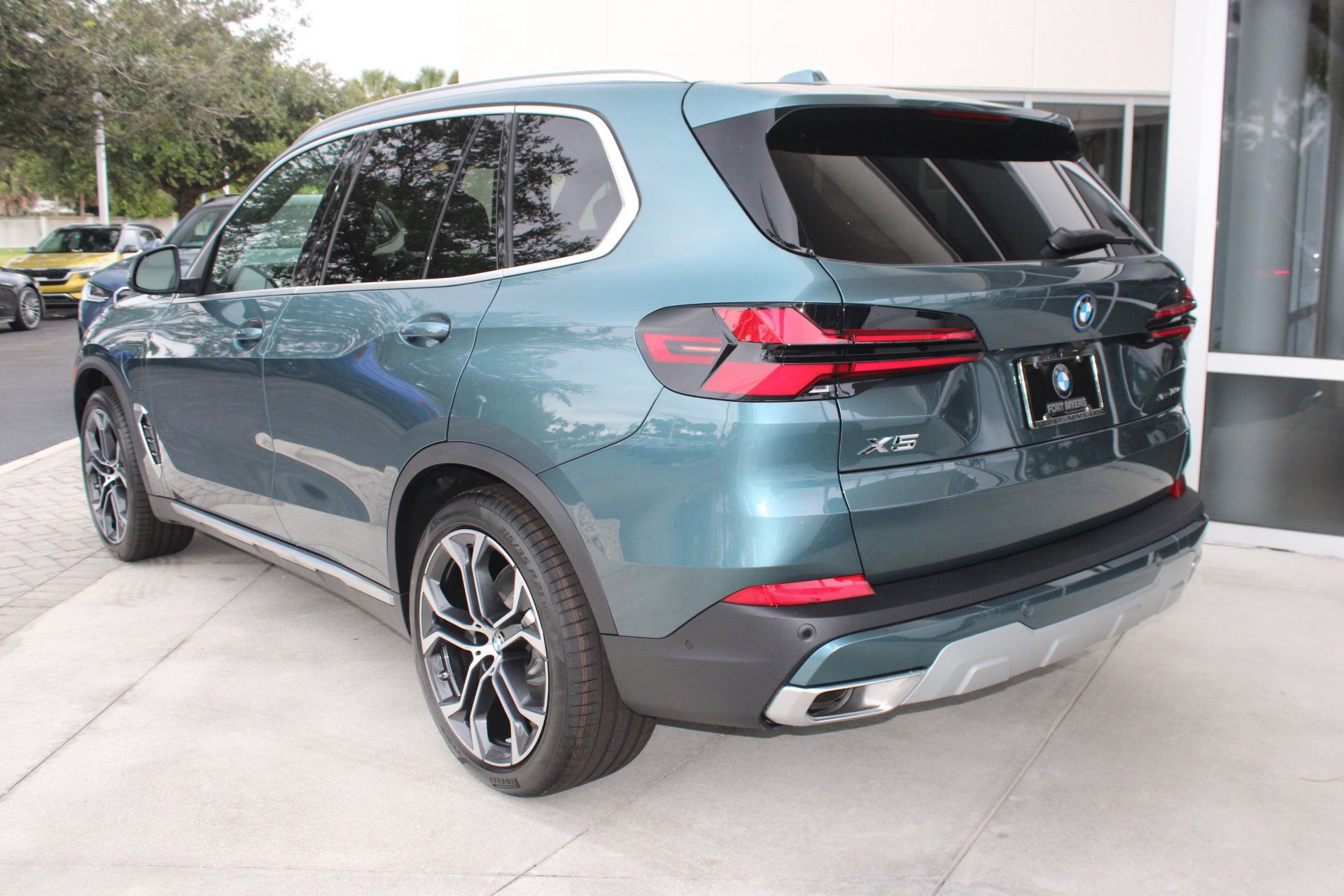 2026 Bmw X5 xDrive50e photo 3