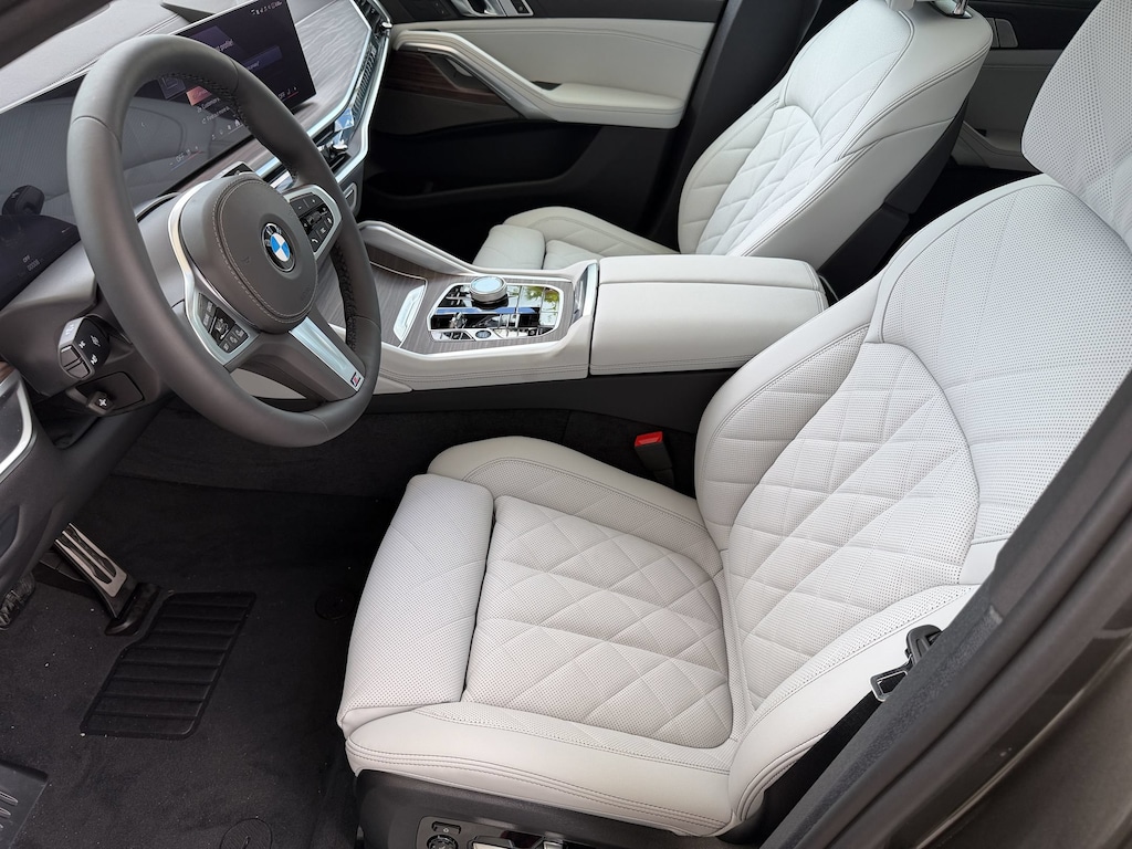 New 2027 BMW X6 xDrive40i SUV