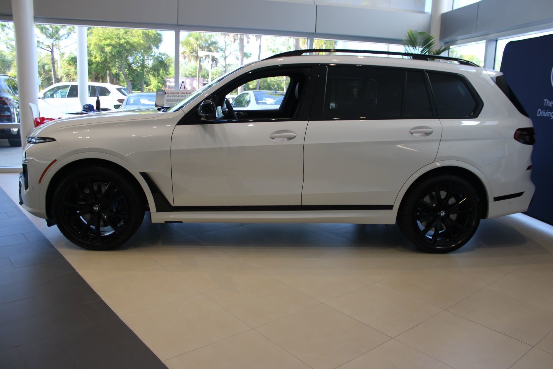 2026 Bmw X7 M60i photo 2