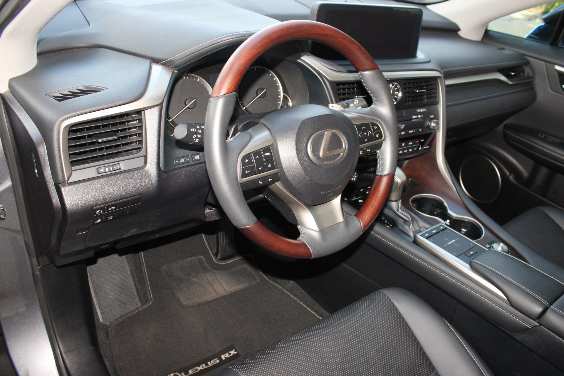 2022 Lexus RX 350 photo 3