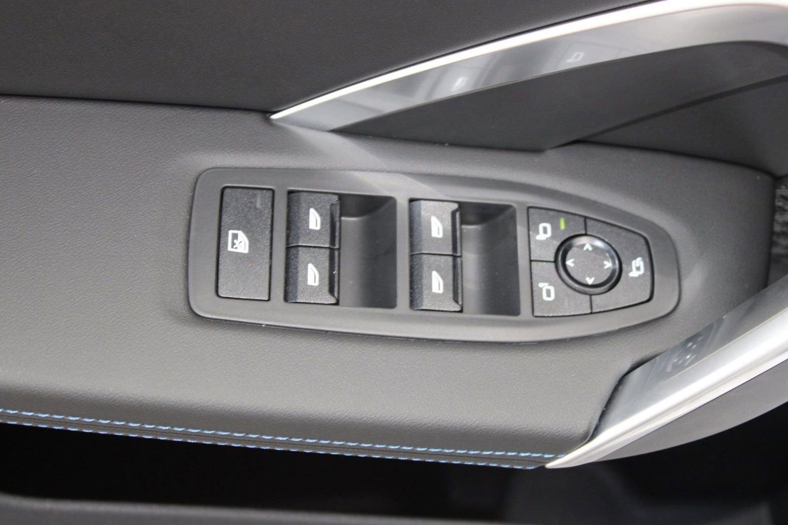 2025 BMW X1 28i - Photo 23