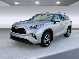 Used 2022 Toyota Highlander XLE SUV for sale in Clearwater