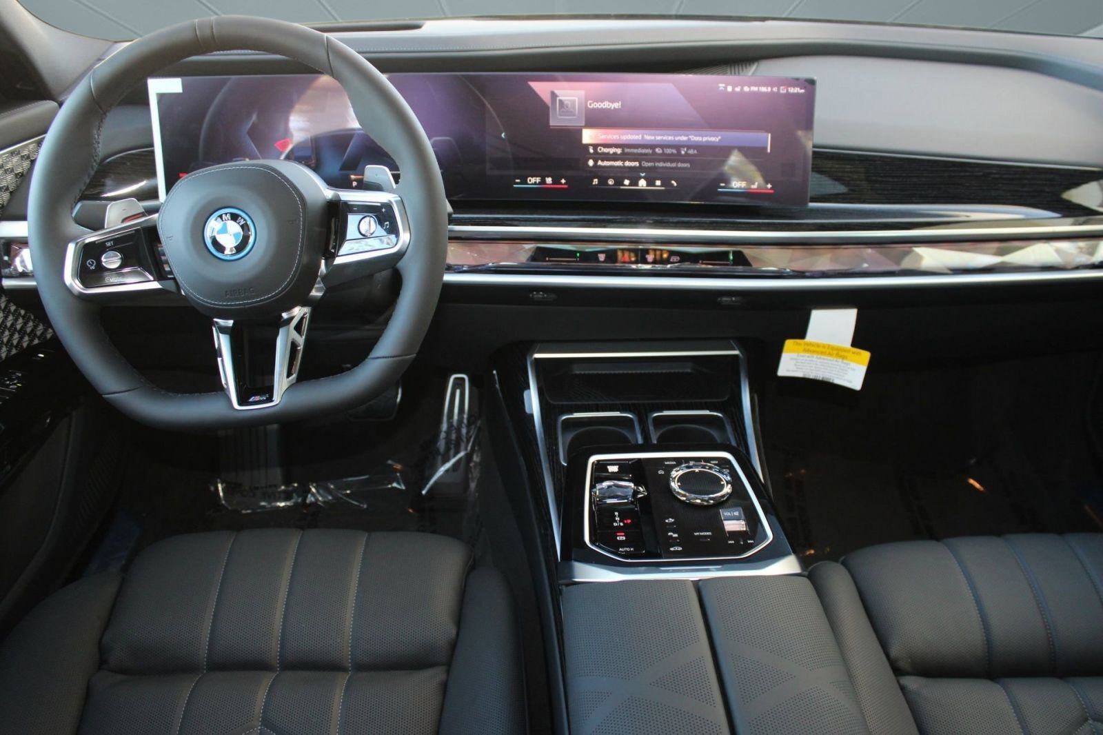 2026 BMW 7 Series 750e - Photo 27