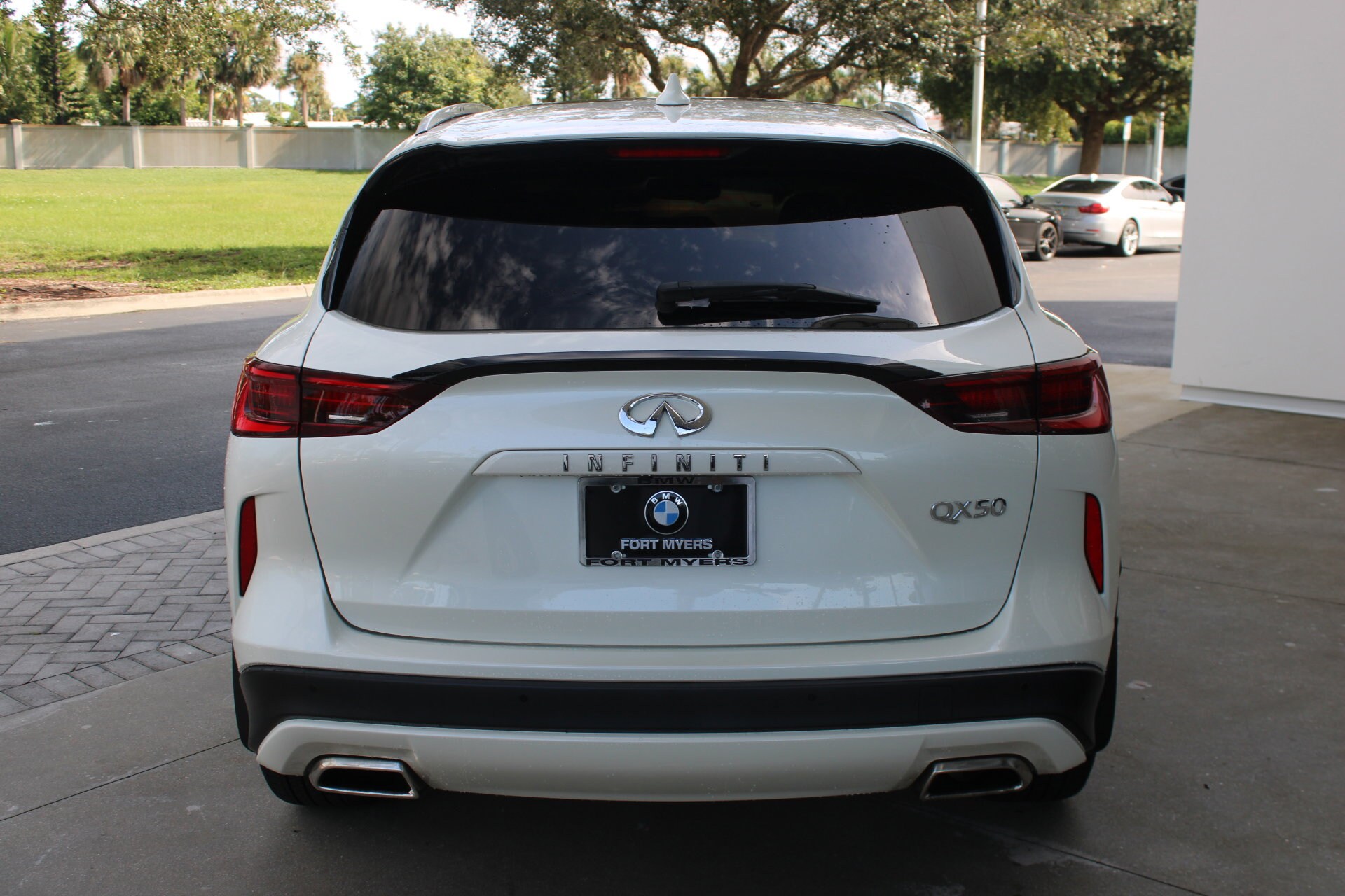 2022 Infiniti QX50 Luxe photo 4