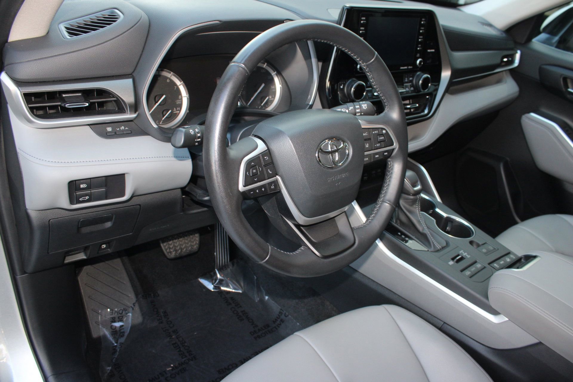 2022 Toyota Highlander XLE photo 4