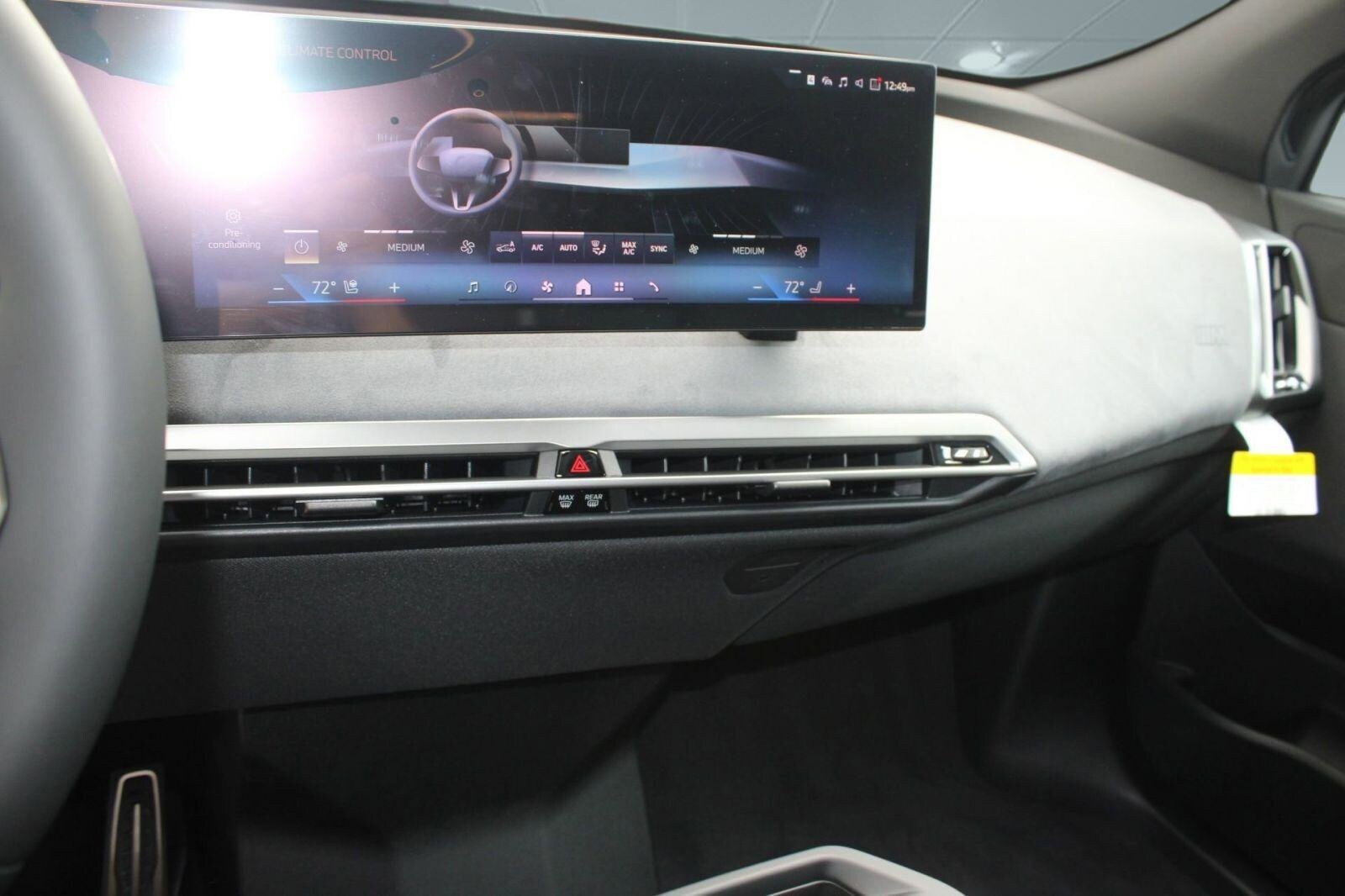 2026 BMW iX 45 - Photo 22