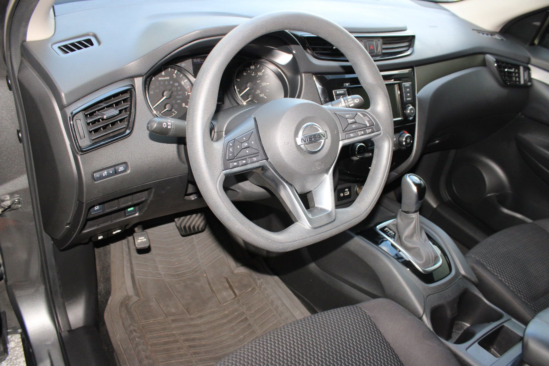 2019 Nissan Rogue Sport S photo 4