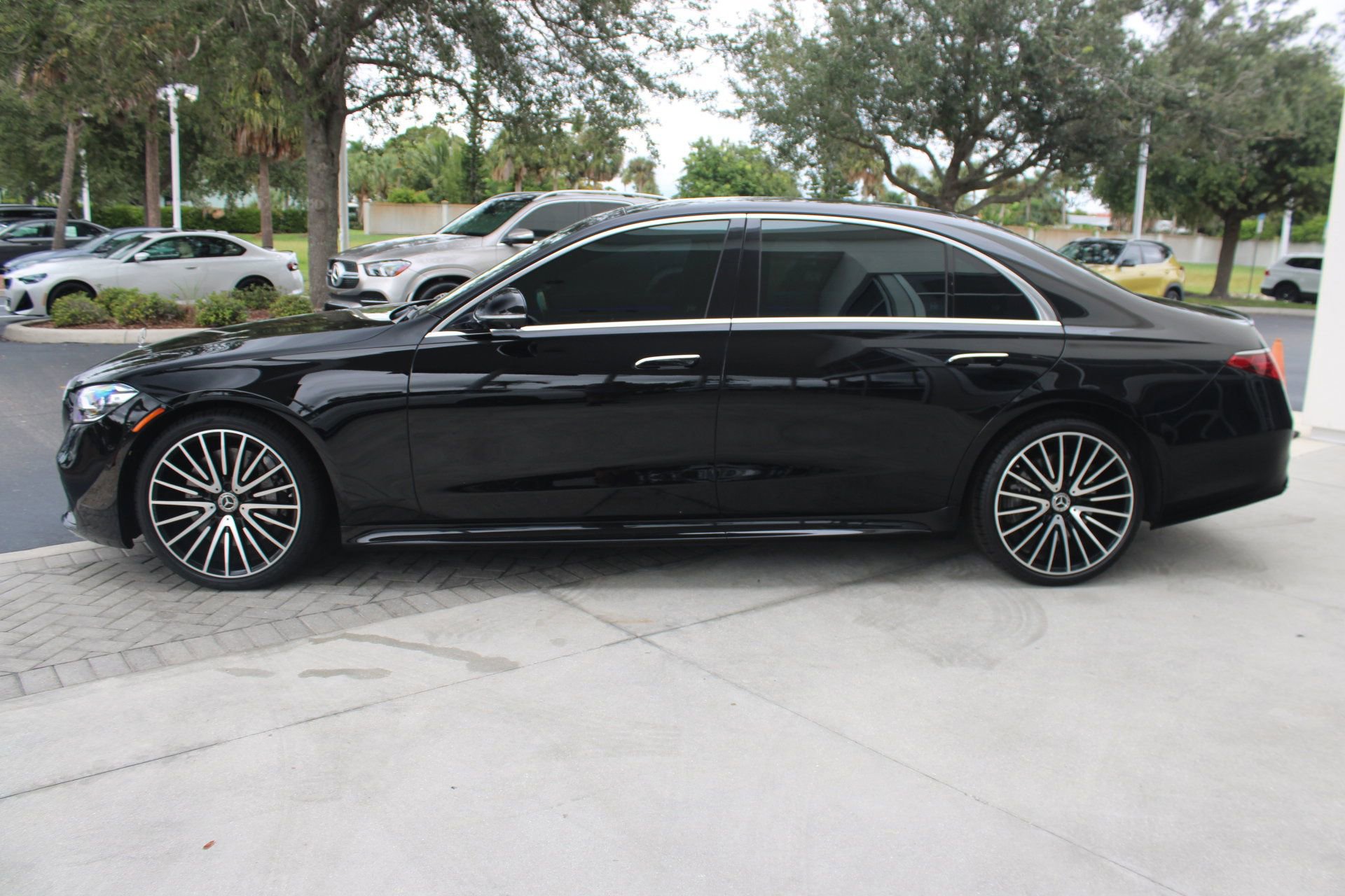 2022 Mercedes Benz S 500 4MATIC photo 2