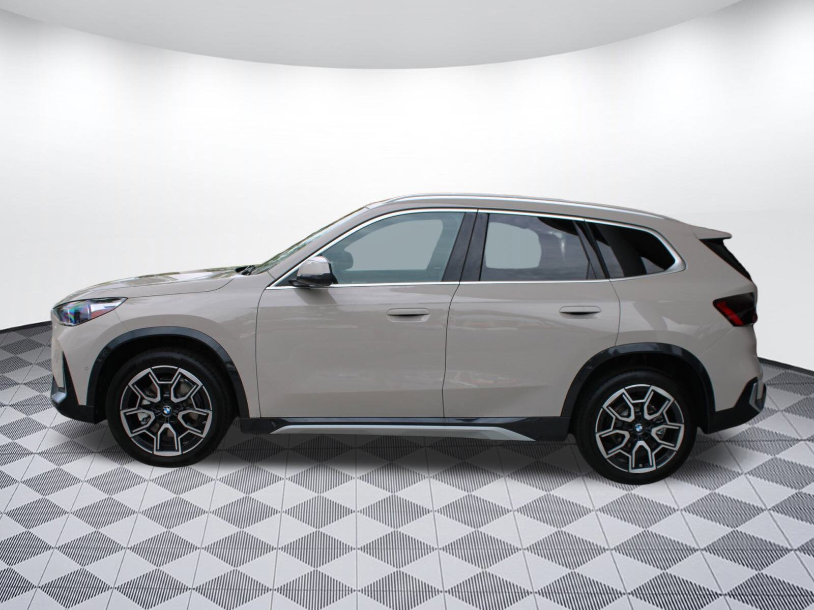 2026 Bmw X1 XDrive28i photo 2
