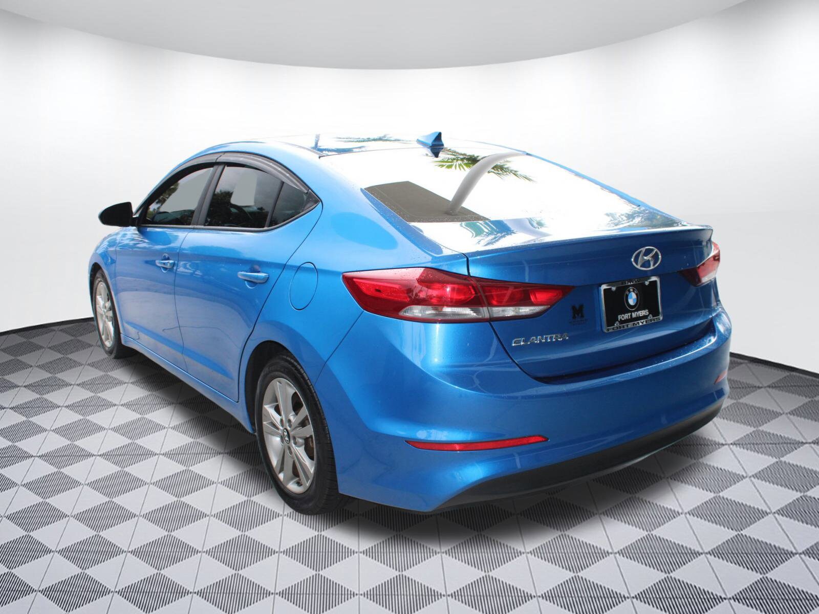 2018 Hyundai Elantra Value Edition photo 2